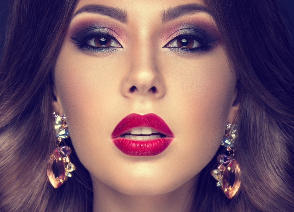 classic old red lip